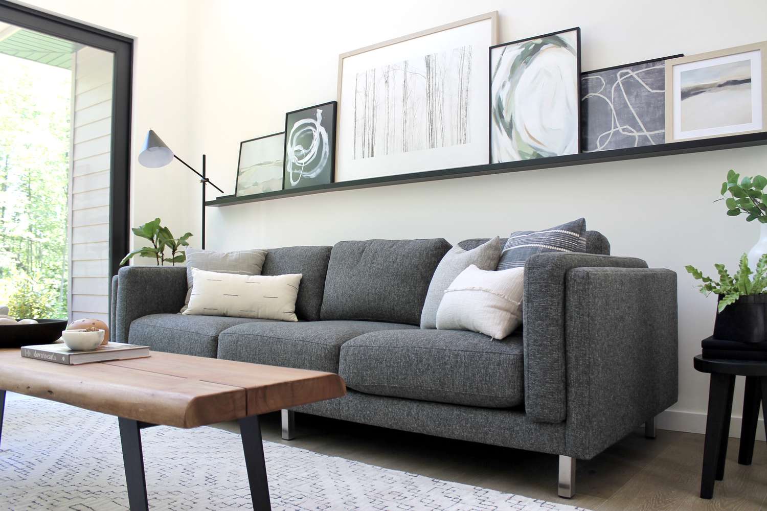 Choosing the Perfect Sofa for Your Living Room: Tips and Tricks